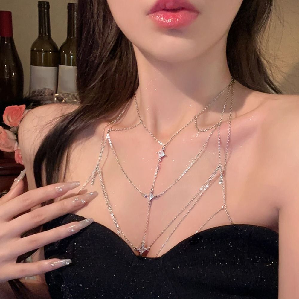 سلسلة صدر متعددة الطبقات مرصعة - مراجعة Body Jewelry Chest وسعره